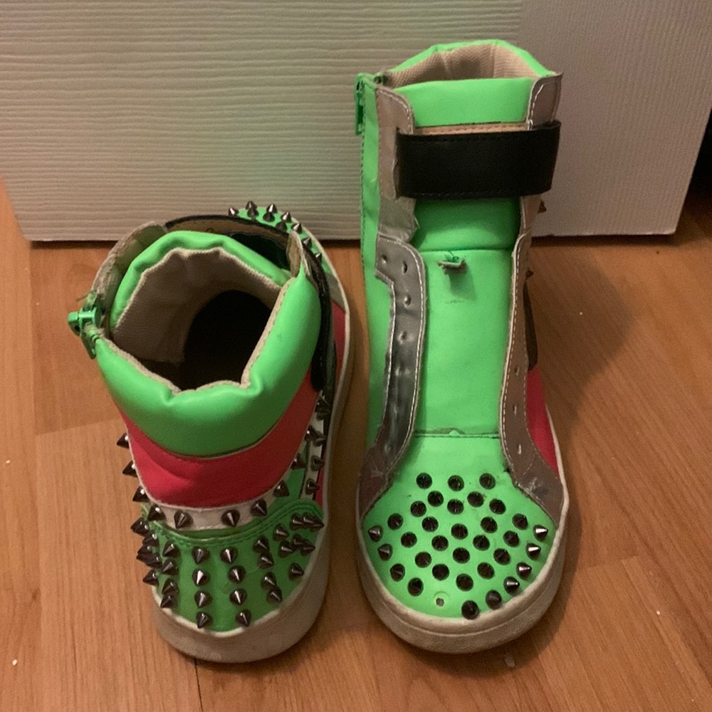 Green and pink Y2K shoes